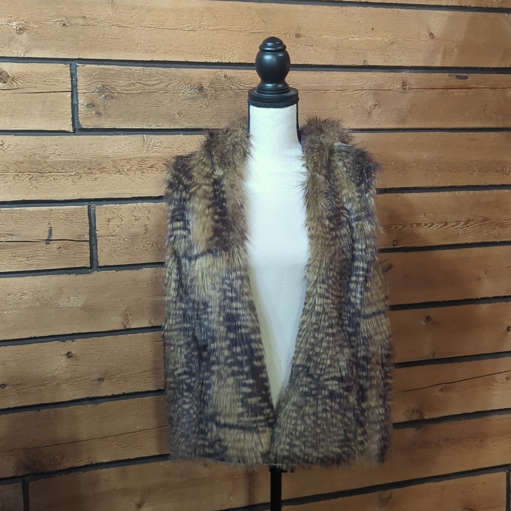 Women's faux fur XL vest with hood